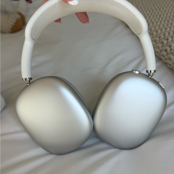 Apple AirPod Max Headphones (silver) - Picture 1 of 5